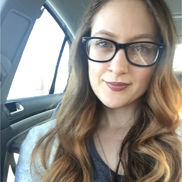 Meet your Posher, Melissa - Picture 2 of 2